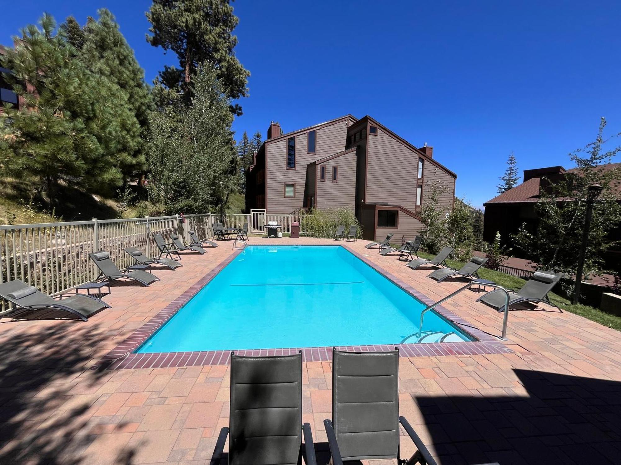 Tastefully Remodeled Condo At Mammoth Ski & Racquet Club, Hot Tub, Garage, 10 Min Walk To Ski Lifts Mammoth Lakes Luaran gambar