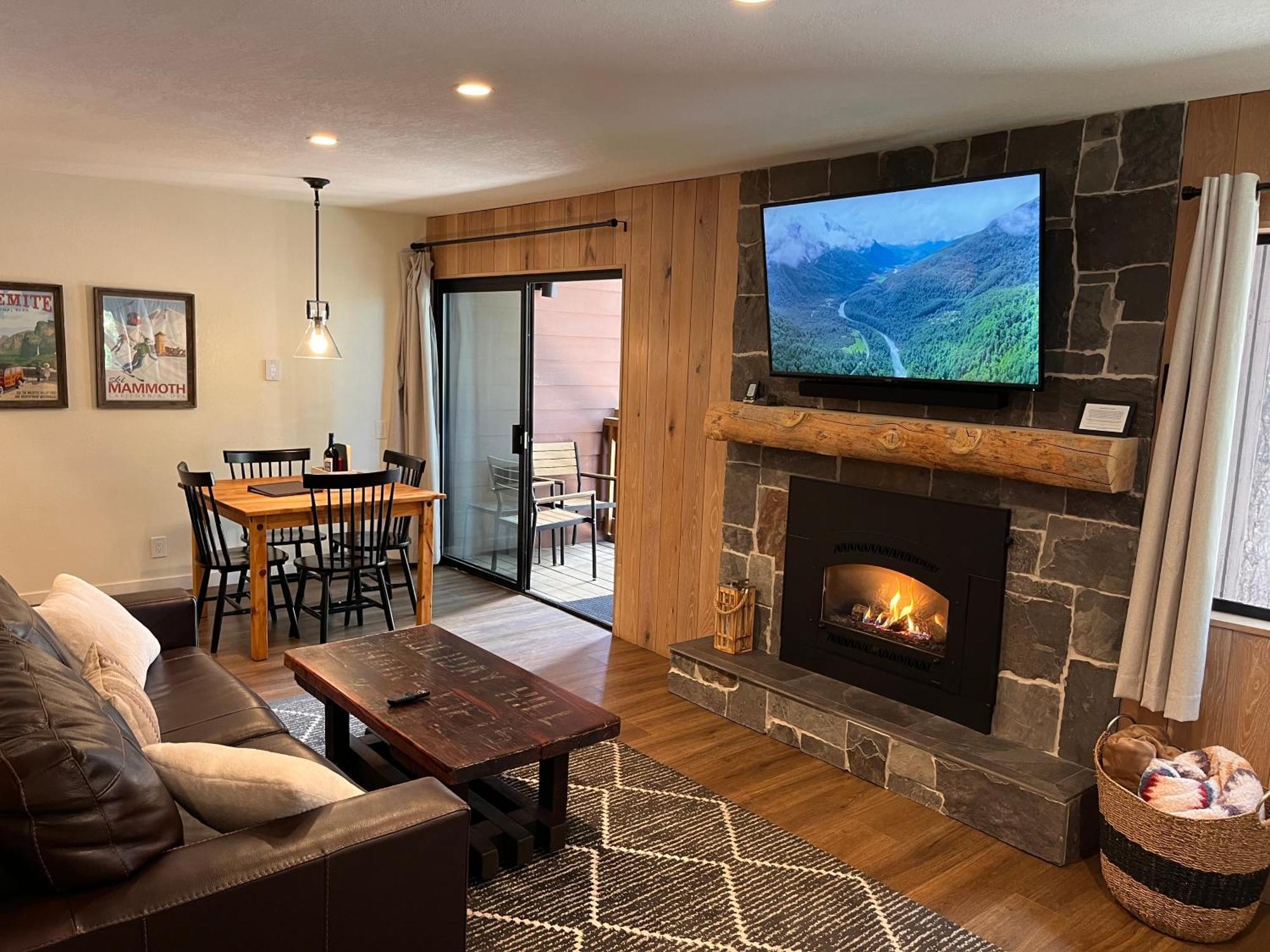 Tastefully Remodeled Condo At Mammoth Ski & Racquet Club, Hot Tub, Garage, 10 Min Walk To Ski Lifts Mammoth Lakes Luaran gambar