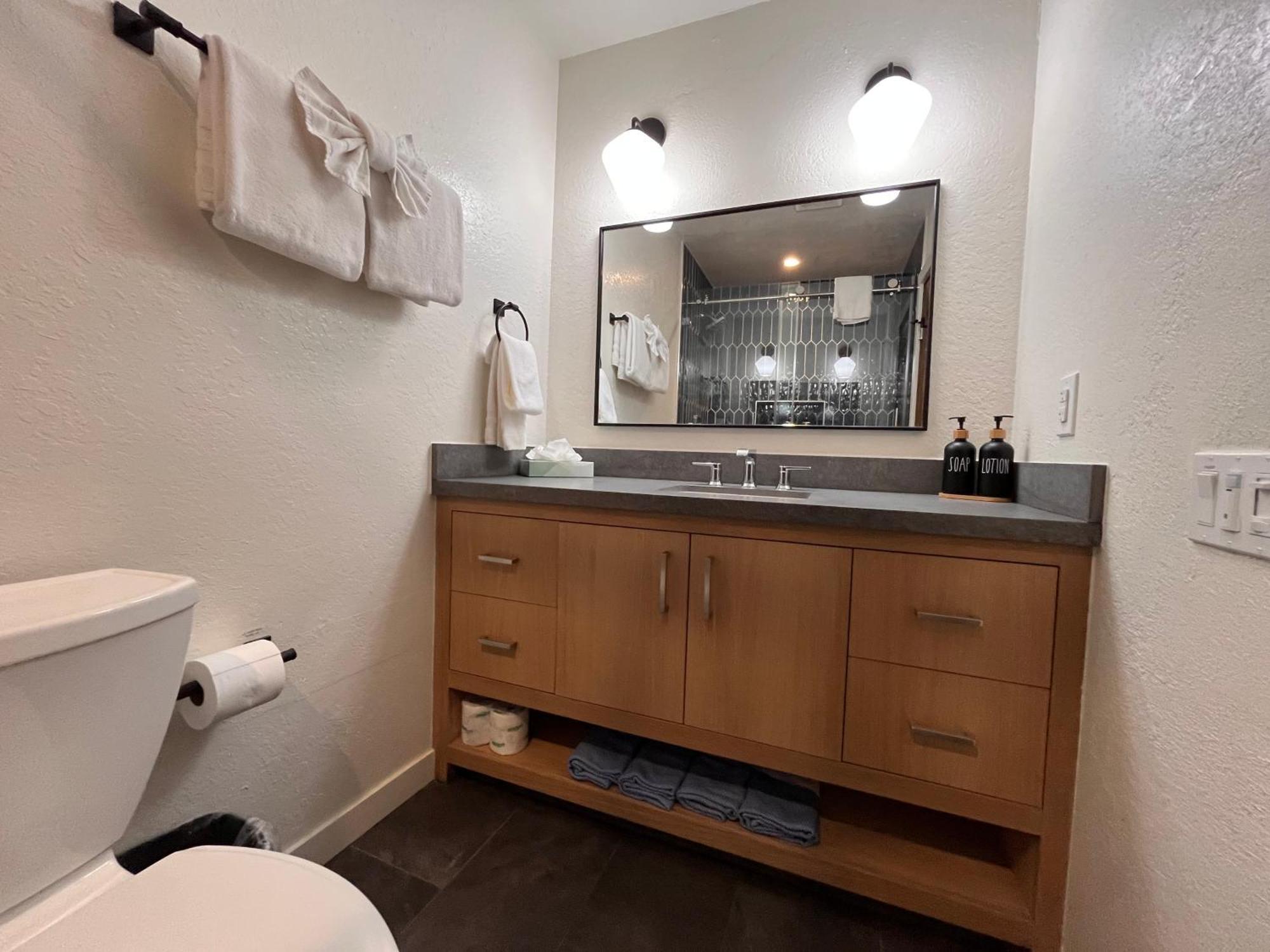 Tastefully Remodeled Condo At Mammoth Ski & Racquet Club, Hot Tub, Garage, 10 Min Walk To Ski Lifts Mammoth Lakes Luaran gambar