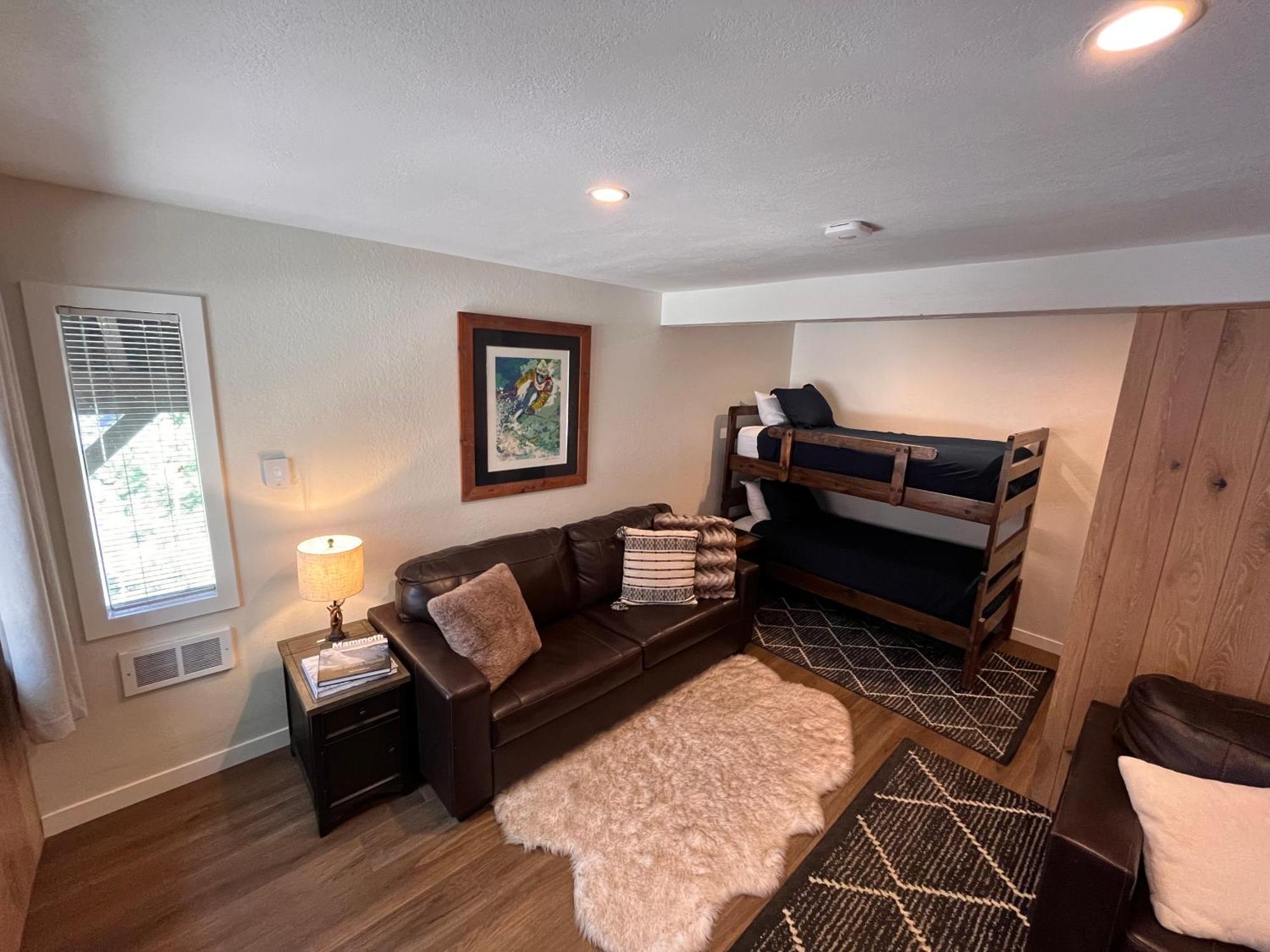 Tastefully Remodeled Condo At Mammoth Ski & Racquet Club, Hot Tub, Garage, 10 Min Walk To Ski Lifts Mammoth Lakes Luaran gambar